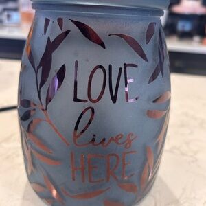 Scentsy warmer Love Lives Here